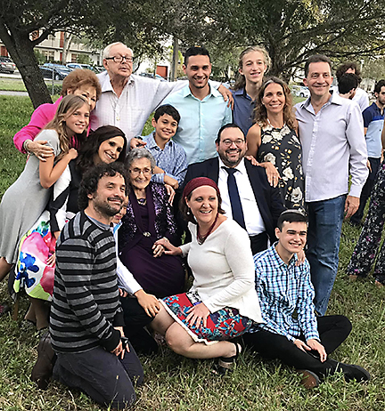 grupo de personas en un parque